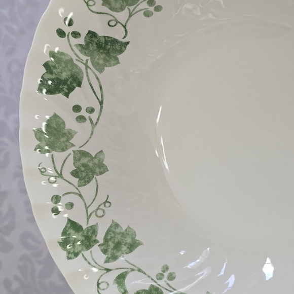 Vintage Churchill Staffordshire England Serving Bowl Verdigris Ivy Scalloped - Picture 5 of 12